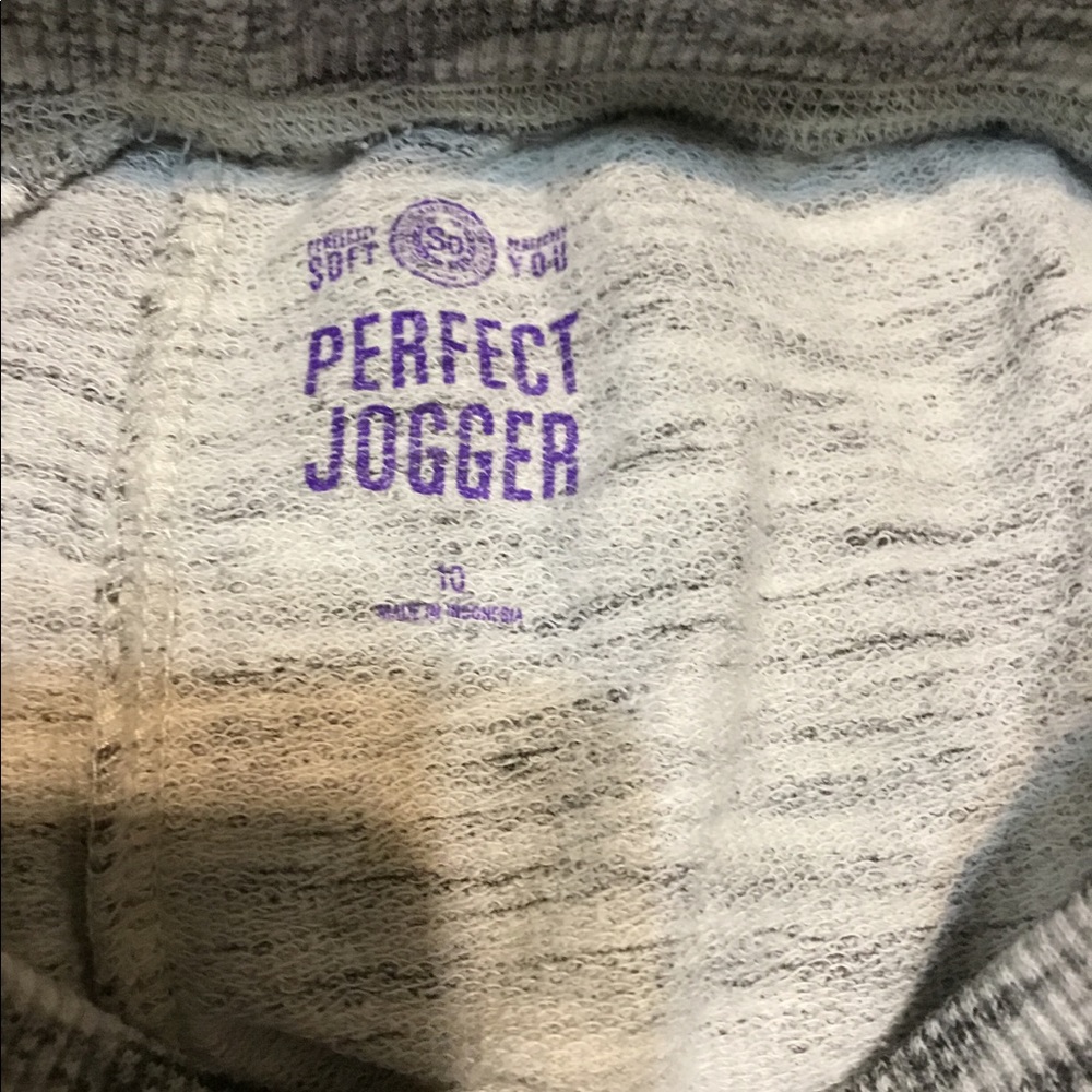Jogger Set - Picture 6 of 6